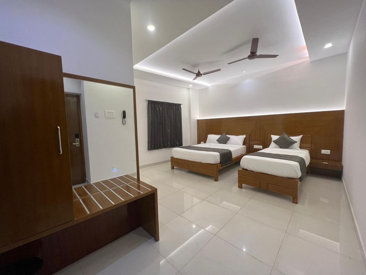Le Hotel Host Tiruchirappalli Exteriör bild