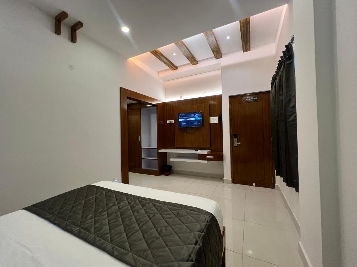 Le Hotel Host Tiruchirappalli Exteriör bild